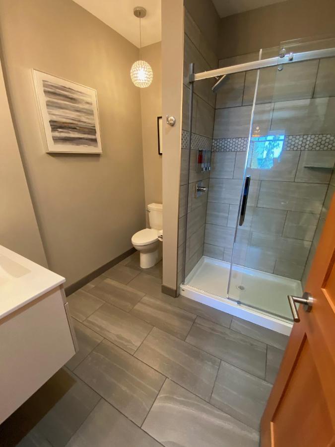 Beyond Bliss Suites & Spa Powell River Ngoại thất bức ảnh