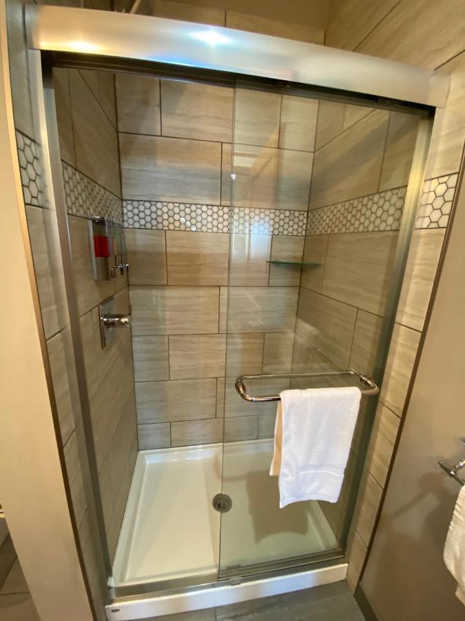 Beyond Bliss Suites & Spa Powell River Ngoại thất bức ảnh
